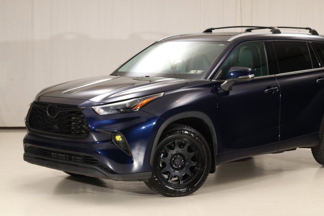 Used 2022 Toyota Highlander XLE image 4