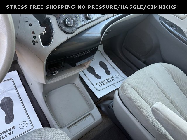 Used 2012 Toyota Sienna image 16