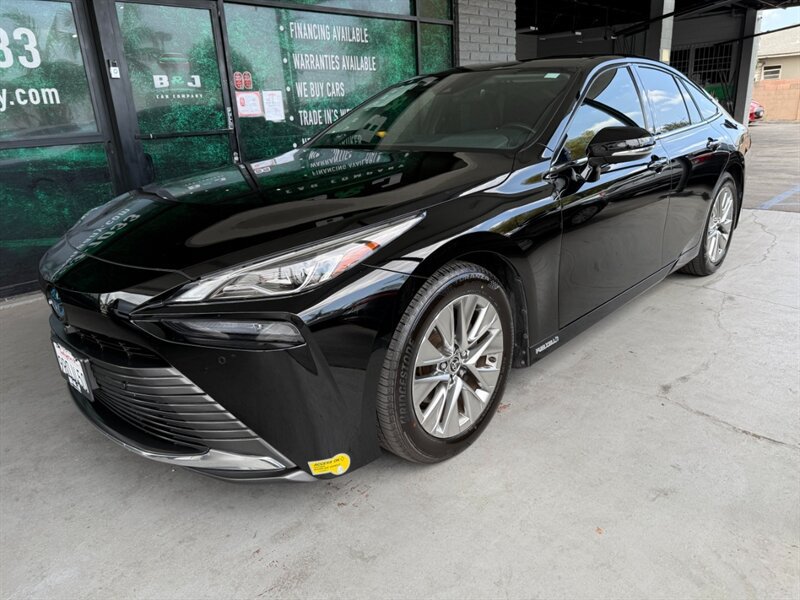 Used 2022 Toyota Mirai w/ Advanced Technology Package RWD image 1