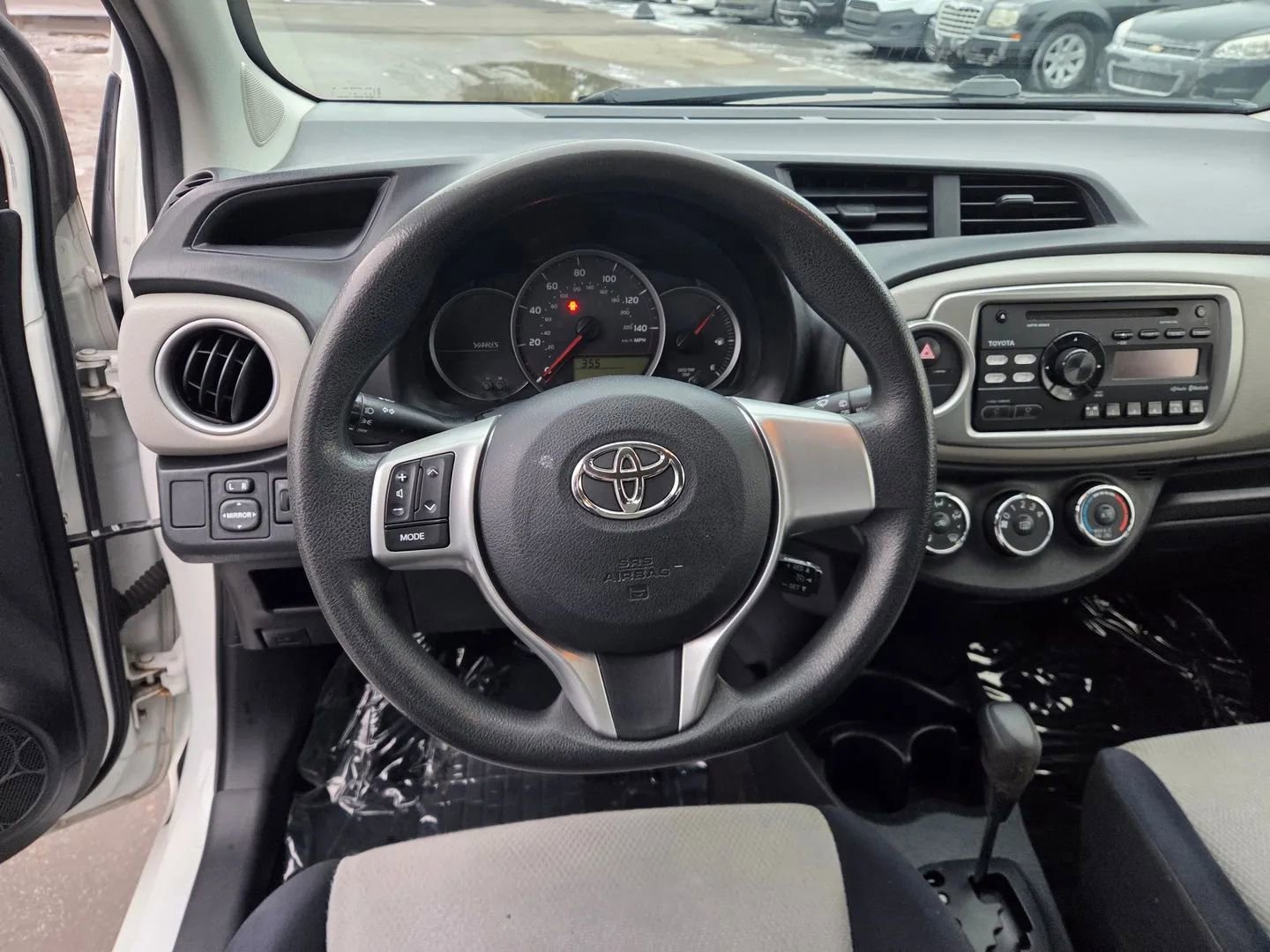 Used 2013 Toyota Yaris LE image 6