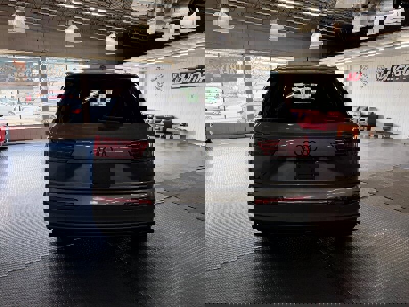 Used 2018 Audi Q7 3.0T Prestige image 16