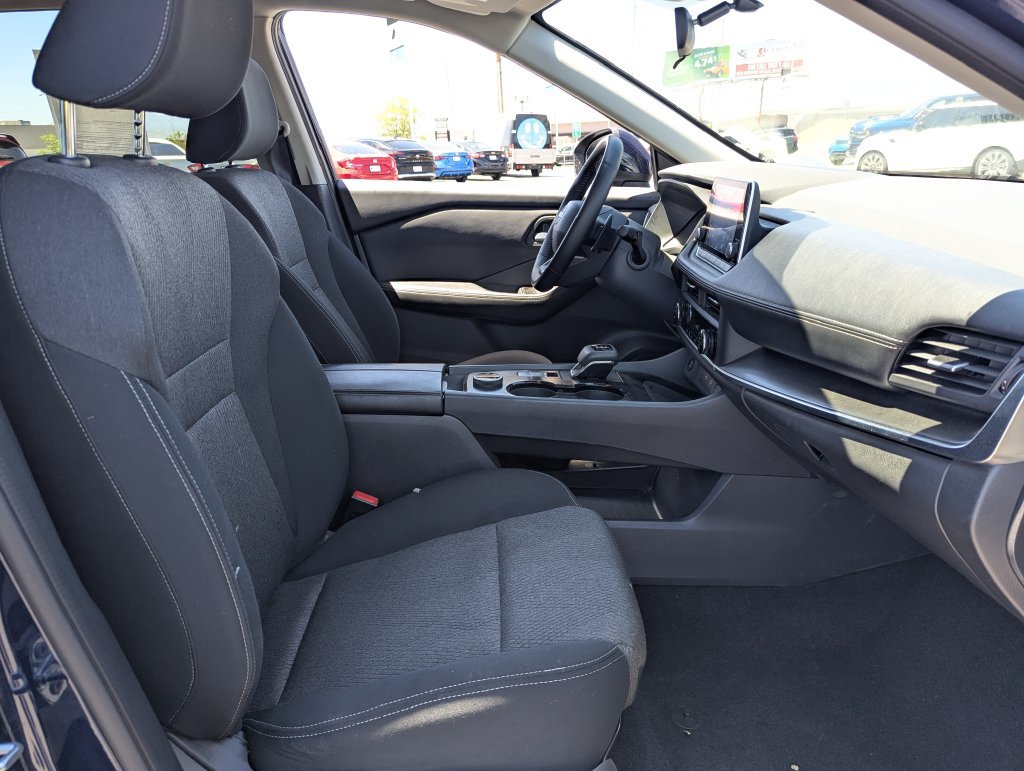 Used 2025 Nissan Rogue SV AWD/4WD image 34