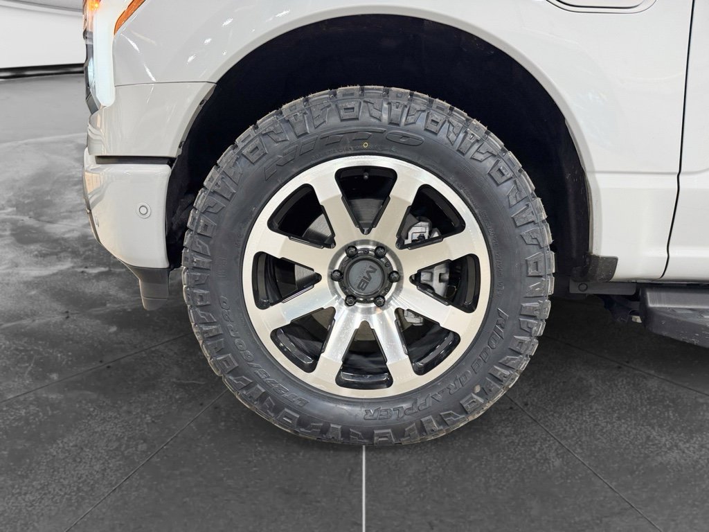 Used 2023 Ford F150 Lightning Platinum image 36