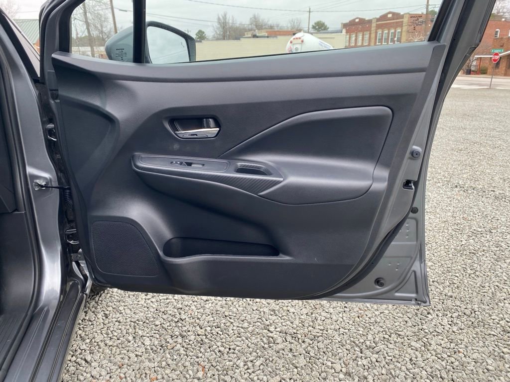 Used 2025 Nissan Versa SV image 21