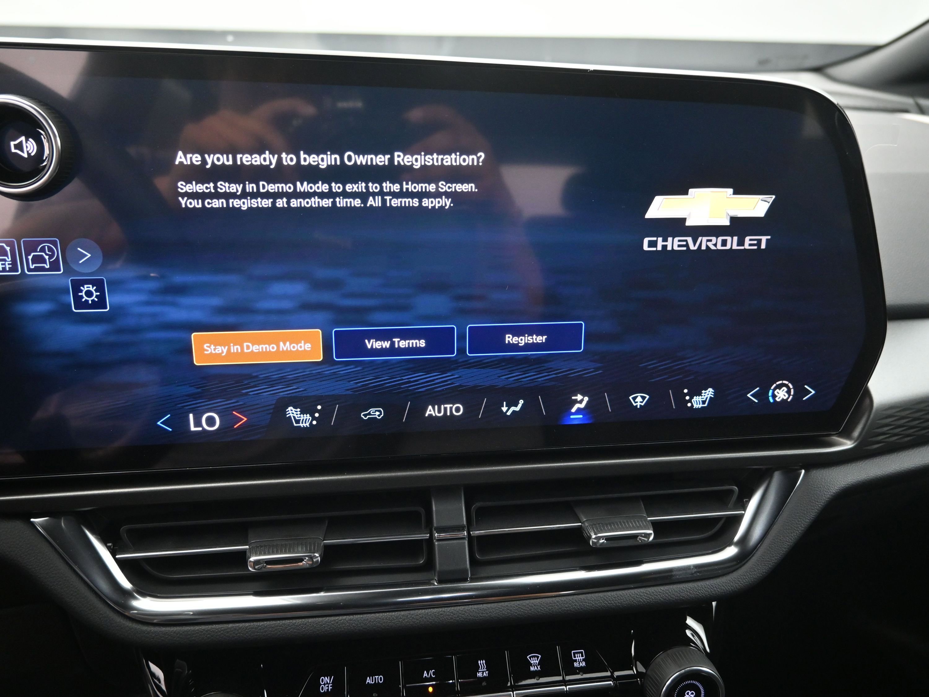 New 2026 Chevrolet Equinox EV LT image 15