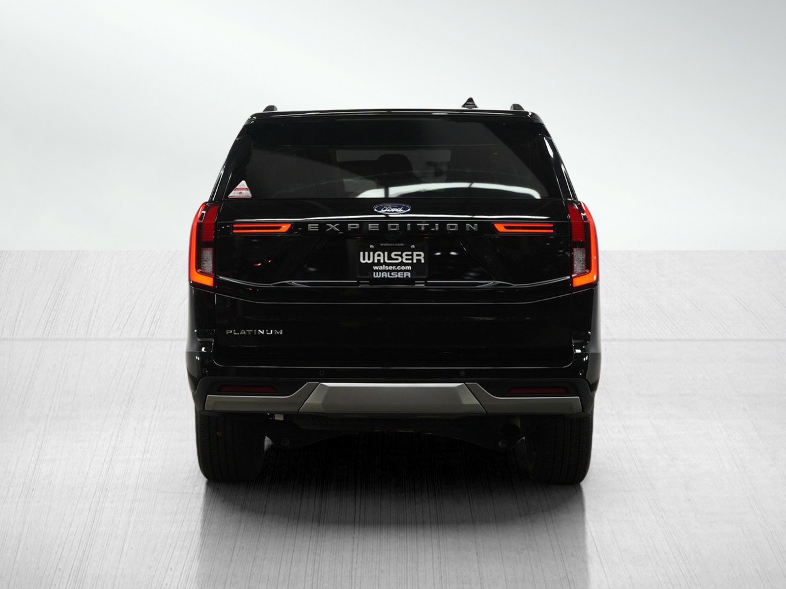 Used 2025 Ford Expedition Platinum image 4