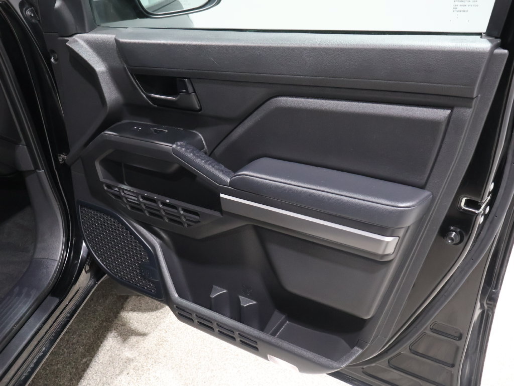 Used 2024 Toyota Tacoma SR5 AWD/4WD image 22