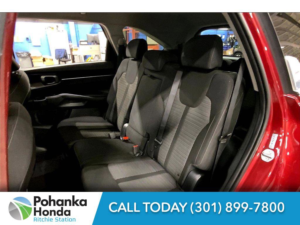 Used 2023 Kia Sorento LX image 19