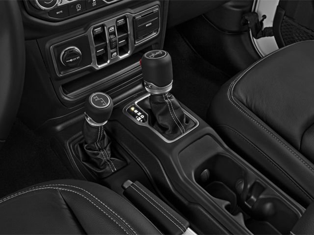 Used 2025 Jeep Wrangler Unlimited Sahara AWD/4WD image 9