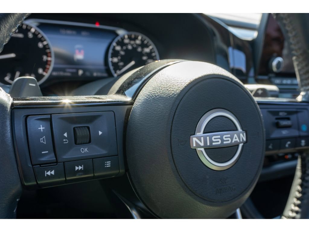 Used 2022 Nissan Pathfinder SV w/ SV Premium Package image 30