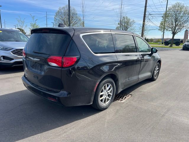Used 2018 Chrysler Pacifica LX FWD image 5