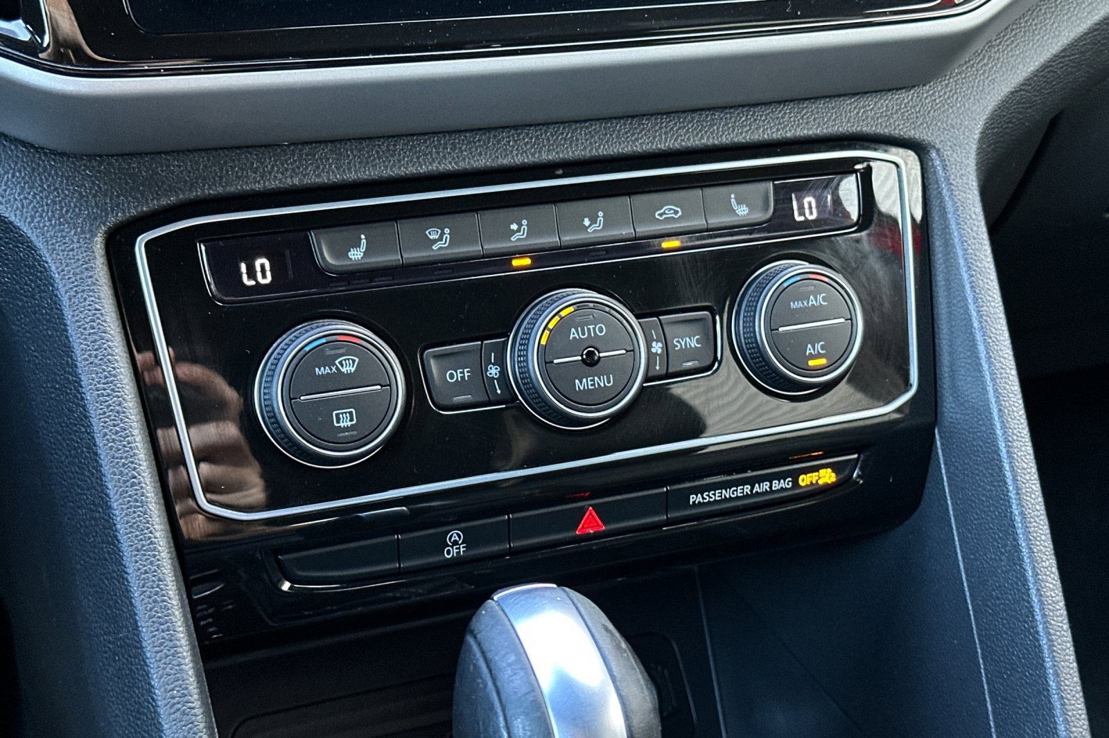 Used 2022 Volkswagen Atlas Cross Sport SE image 20