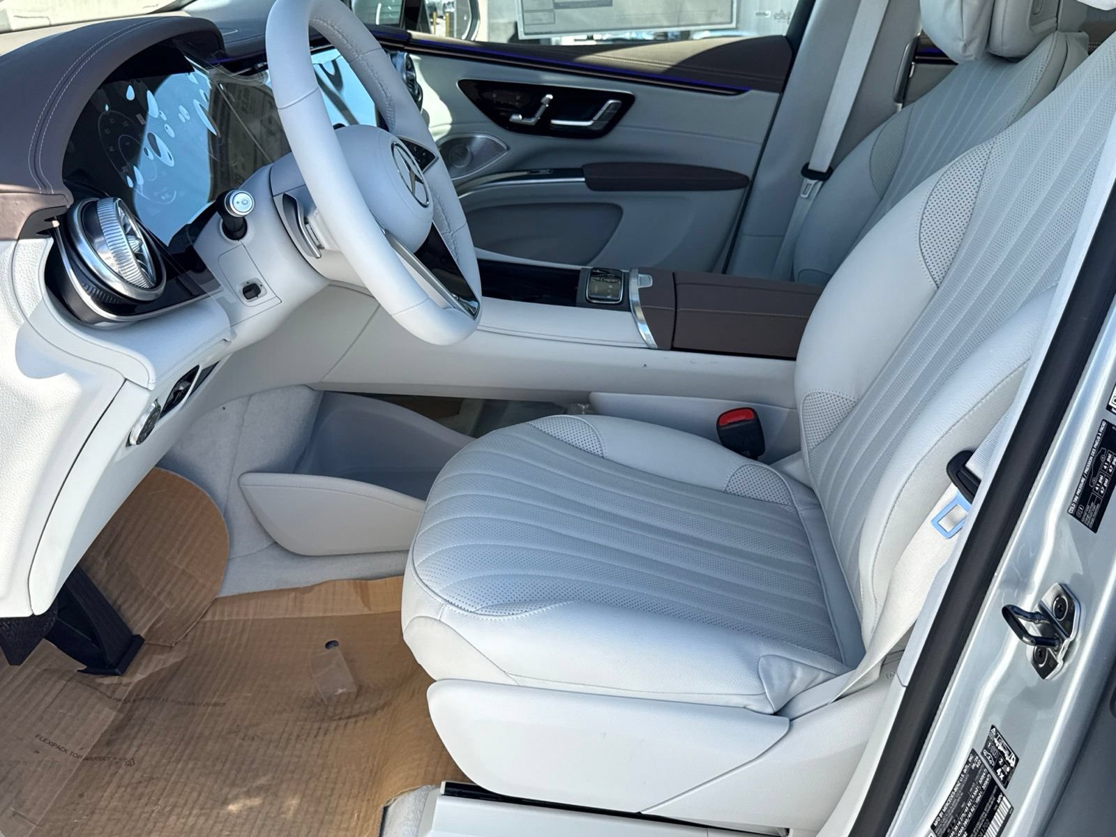 New 2026 Mercedes-Benz EQS 400 4MATIC SUV image 19
