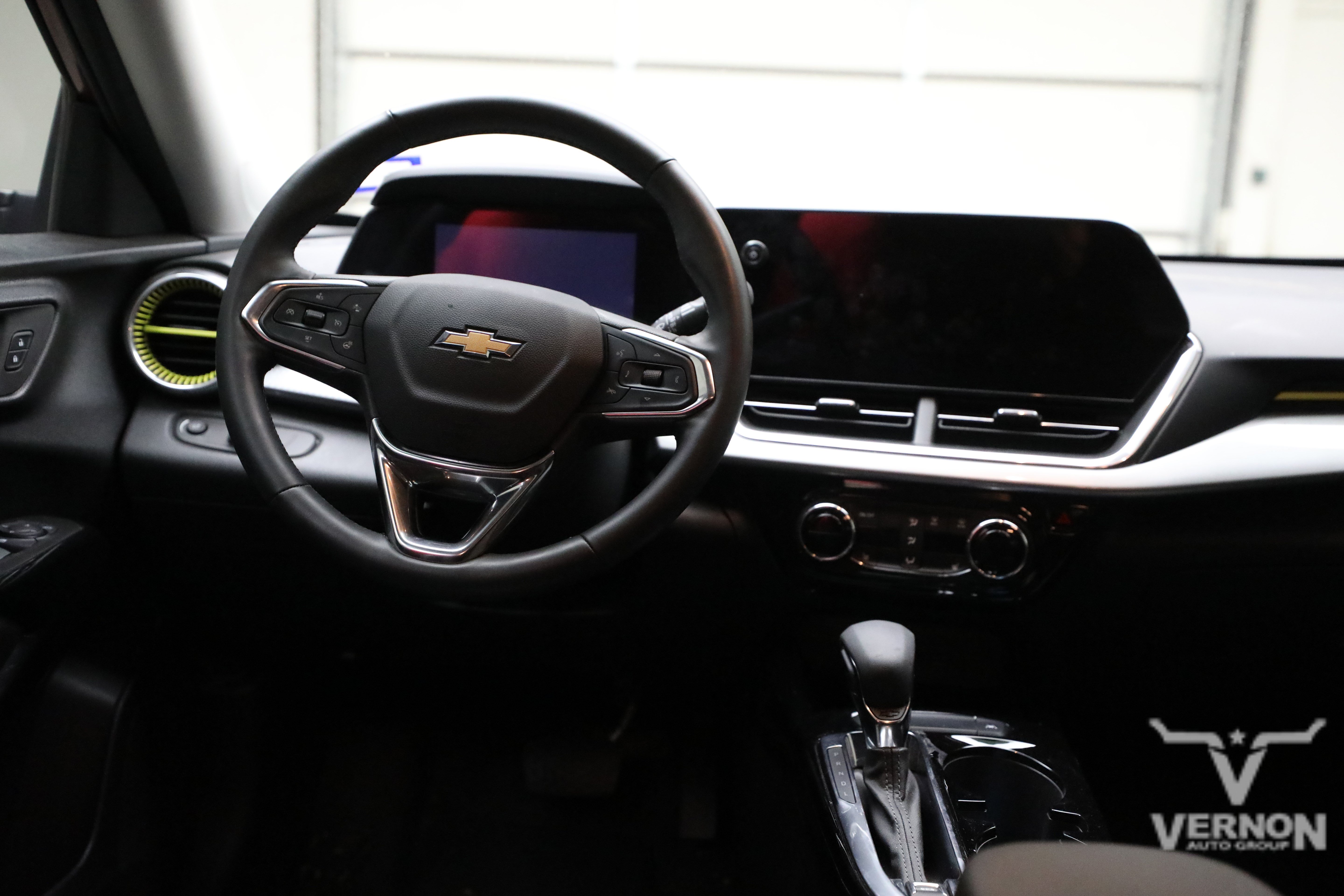 Used 2025 Chevrolet Trax LT w/ Driver Confidence Package FWD image 8