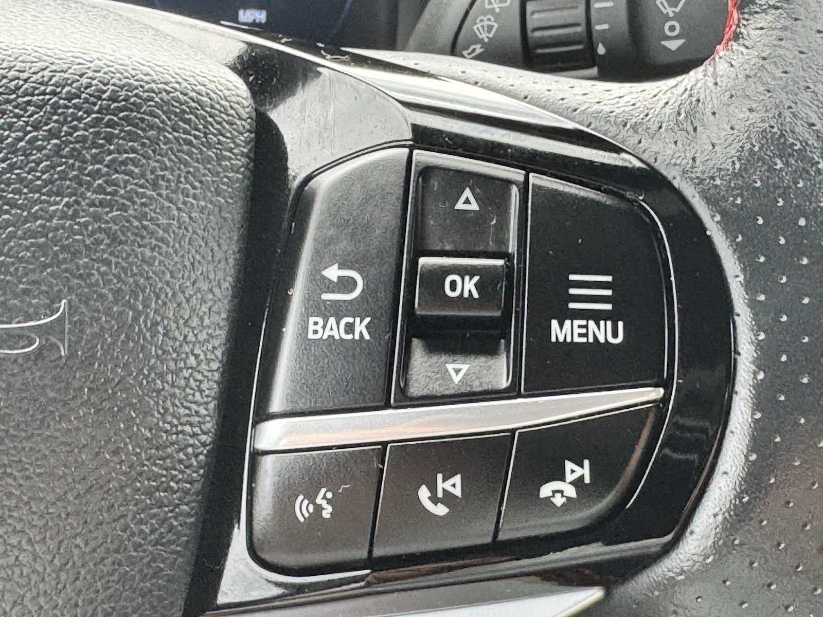 Used 2025 Ford Explorer ST-Line w/ ST-Line Street Pack AWD/4WD image 24