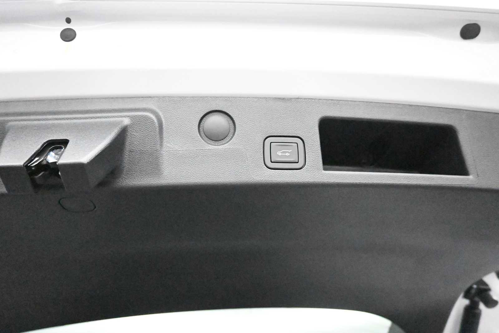 New 2026 GMC Terrain AT4 w/ Technology Package II AWD/4WD image 21