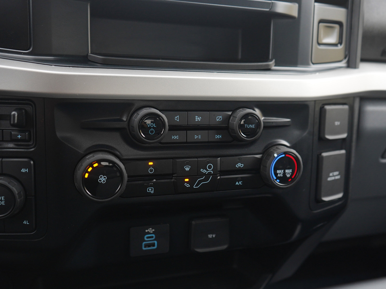 Used 2024 Ford F250 XLT AWD/4WD image 21