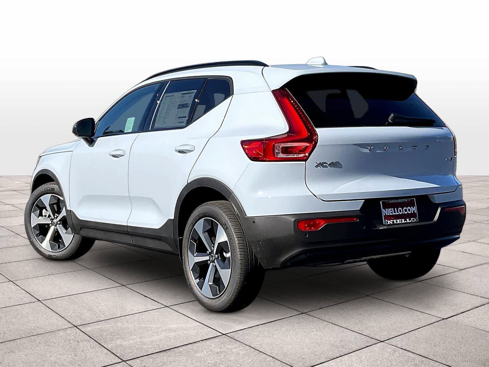 New 2026 Volvo XC40 B5 Plus w/ Protection Package Premier AWD/4WD image 3