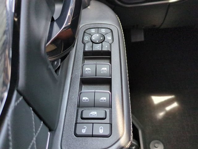 Used 2025 RAM 3500 Limited AWD/4WD image 29