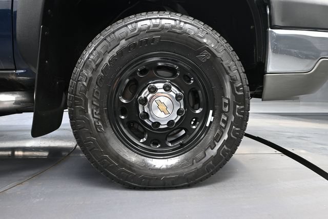 Used 2005 Chevrolet Silverado 2500 LS w/ Heavy-Duty Power Package AWD/4WD image 11