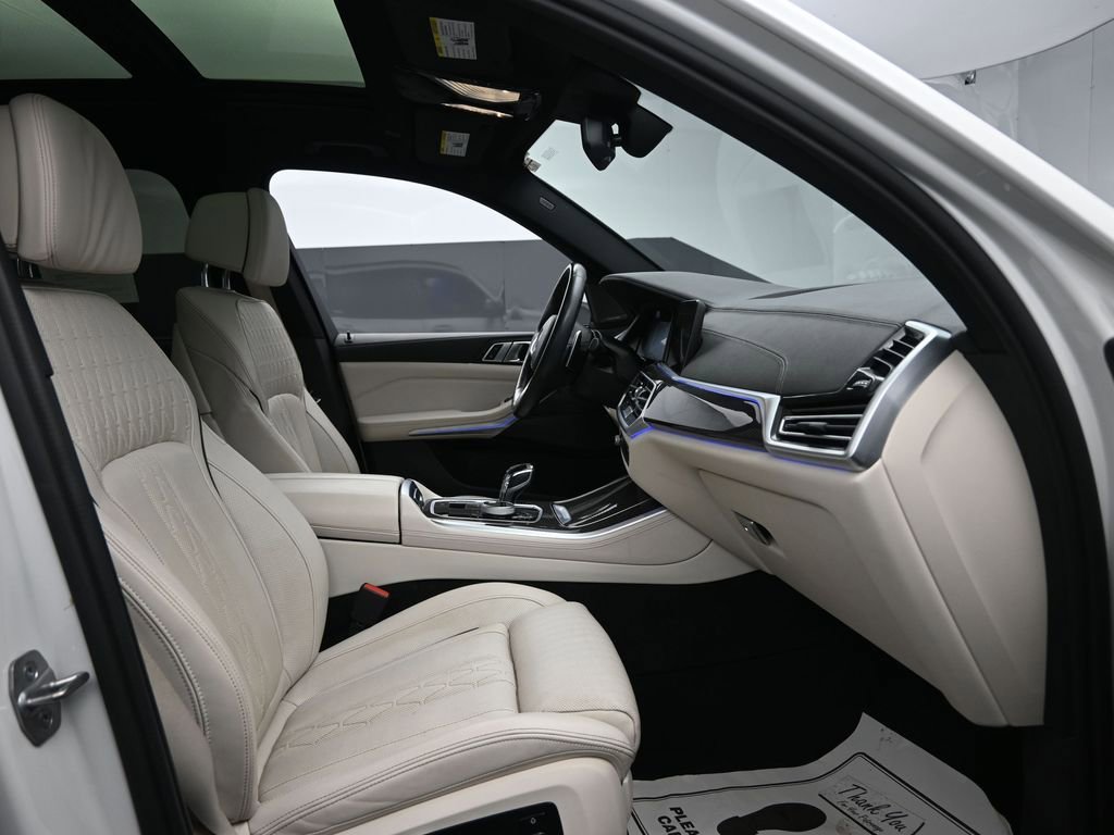 Used 2023 BMW X5 M50i w/ Executive Package image 32
