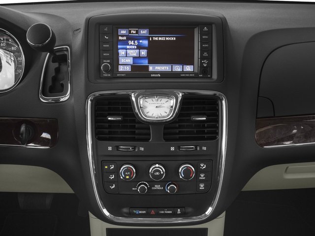 Certified 2016 Chrysler Town & Country Touring w/ Driver Convenience Group FWD image 10