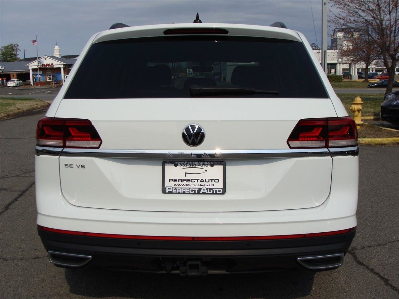 Used 2022 Volkswagen Atlas SE w/ Black Wheel Package FWD image 5