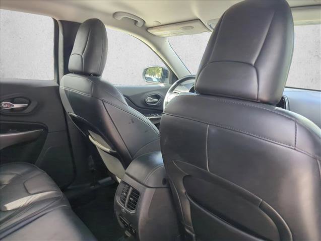 Used 2020 Jeep Cherokee Limited image 18