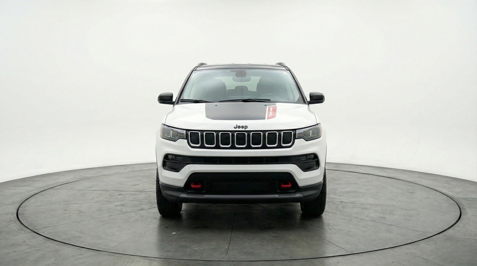 Used 2025 Jeep Compass Trailhawk AWD/4WD image 2