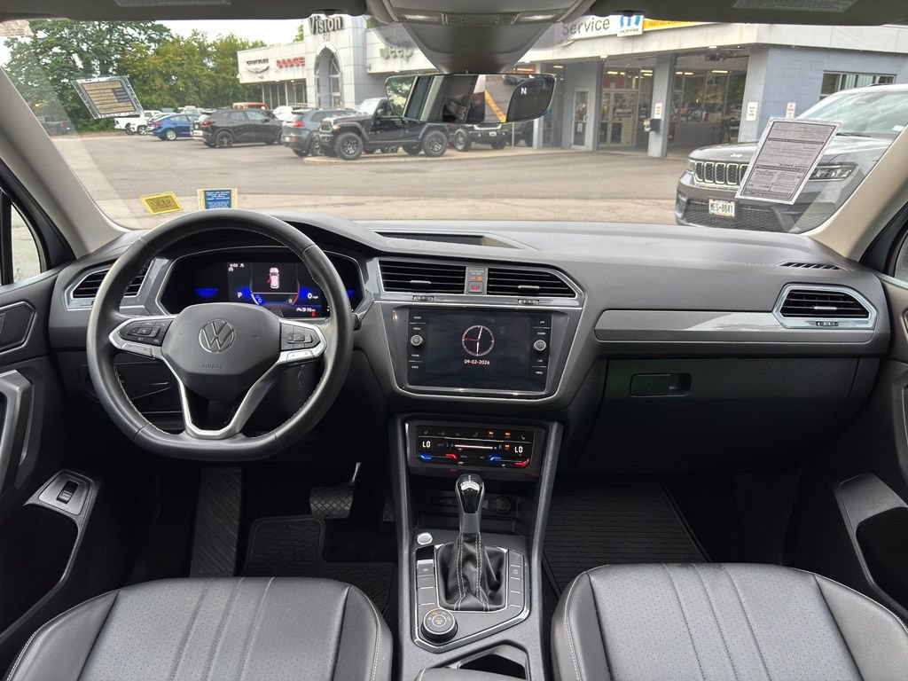 Used 2022 Volkswagen Tiguan SE AWD/4WD image 18