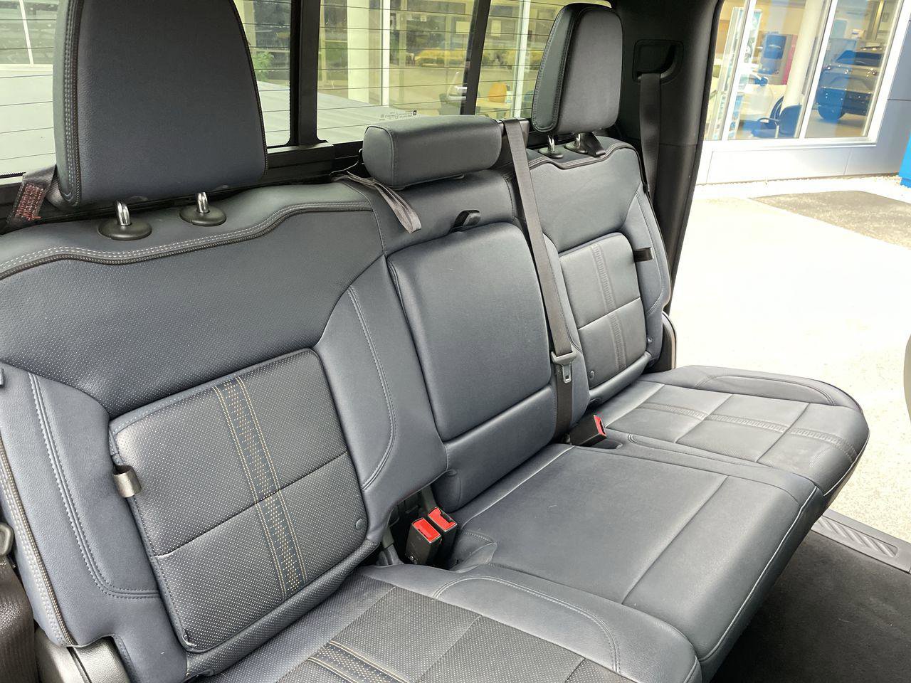 Certified 2024 Chevrolet Silverado 2500 High Country w/ Technology Package image 28