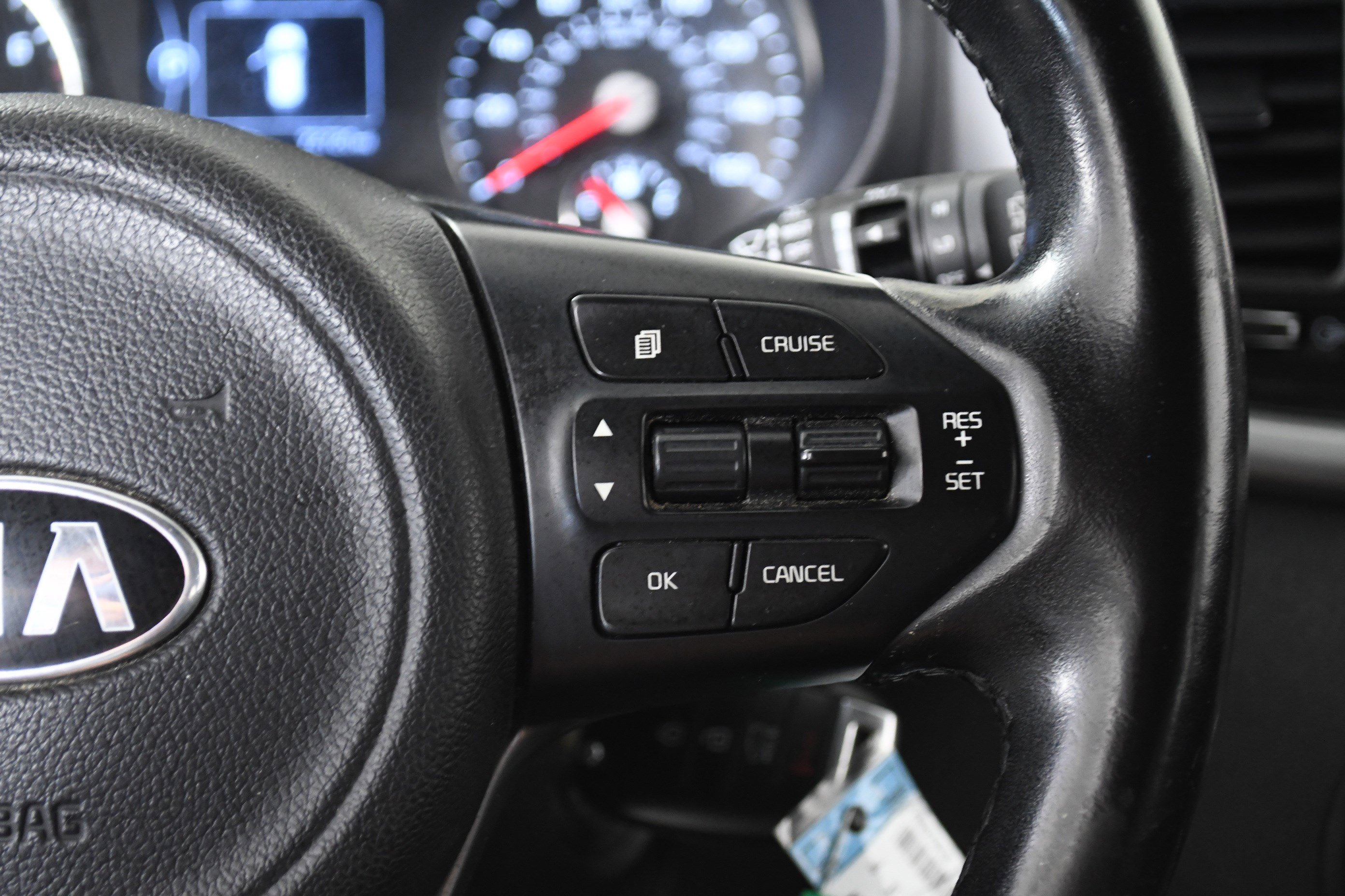 Used 2016 Kia Sorento LX w/ LX Convenience Package image 13