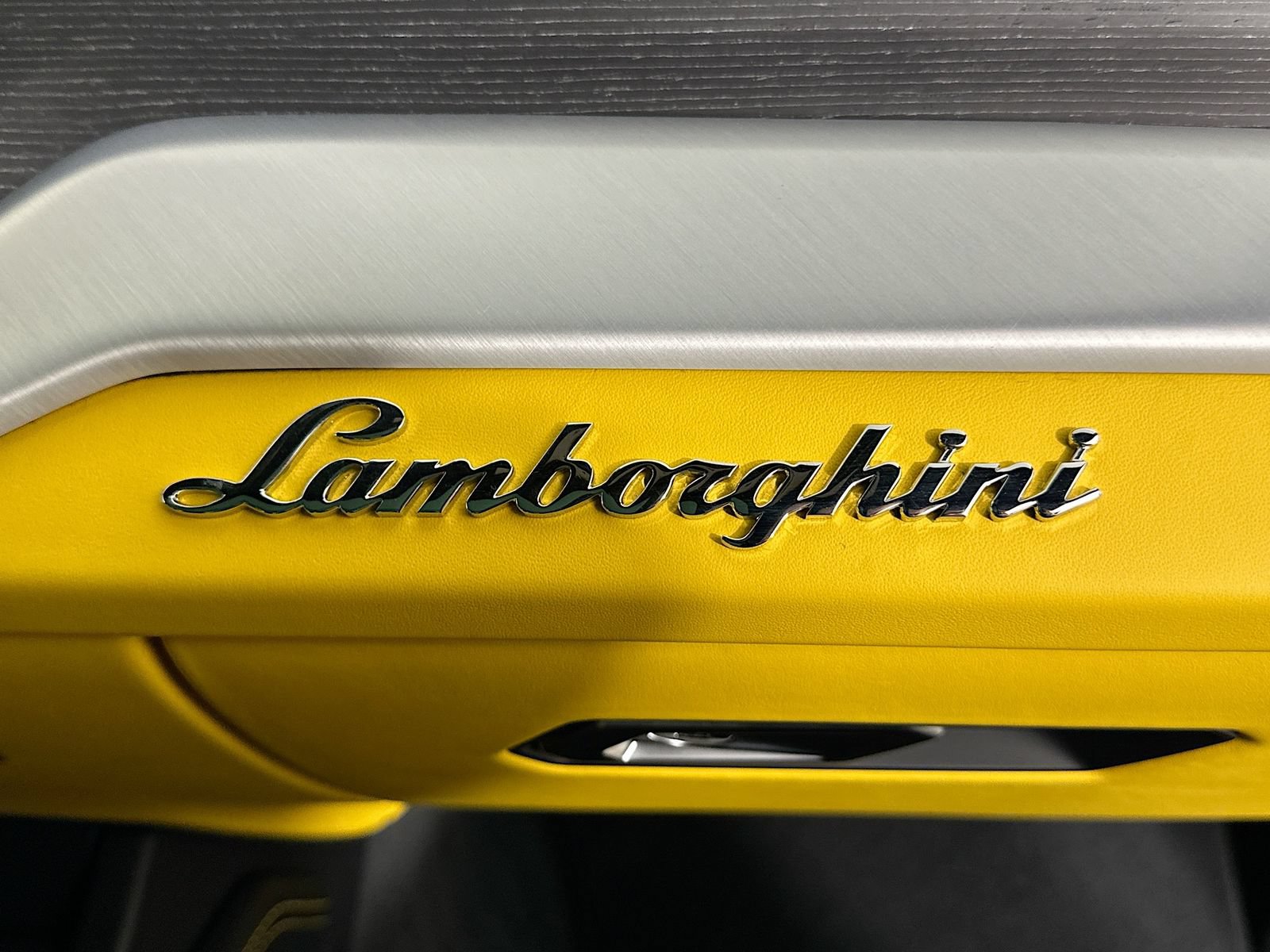 Used 2024 Lamborghini Urus S AWD/4WD image 68