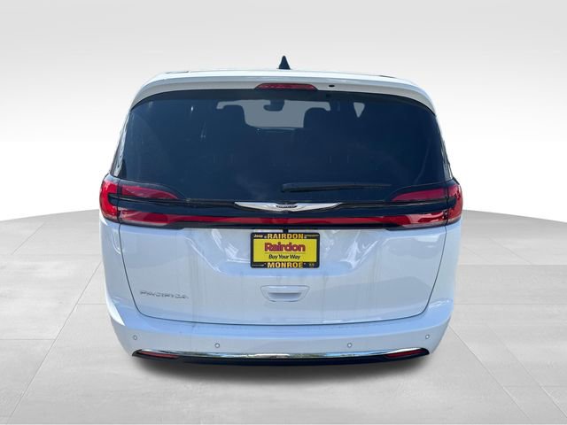 New 2026 Chrysler Pacifica Select FWD image 6
