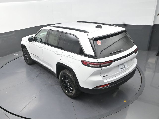 New 2026 Jeep Grand Cherokee Altitude AWD/4WD image 14
