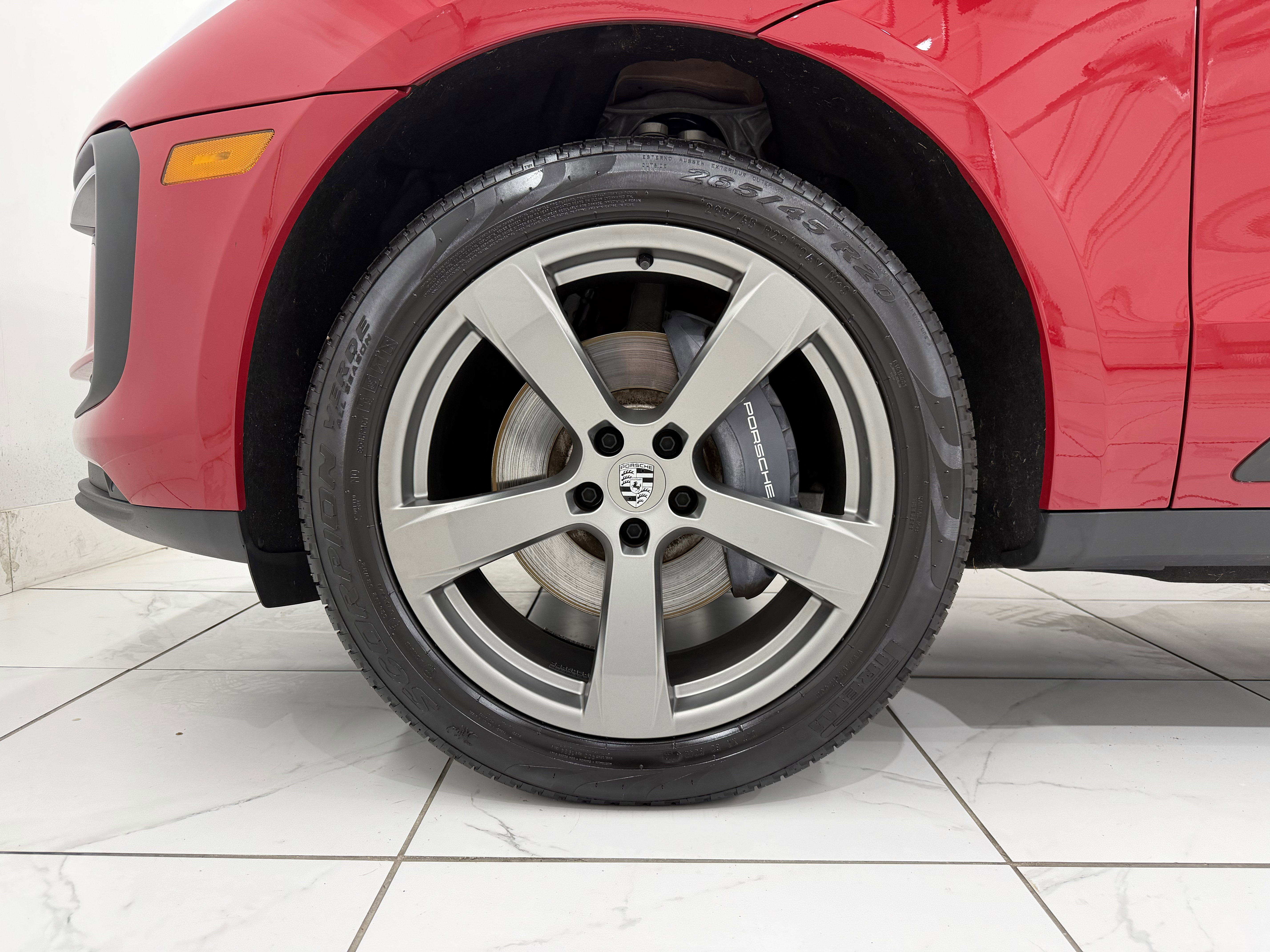 Certified 2024 Porsche Macan image 16