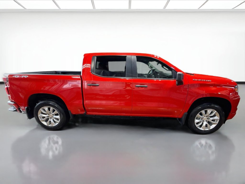 Used 2024 Chevrolet Silverado 1500 Custom w/ LPO, Dark Essentials Package AWD/4WD image 4