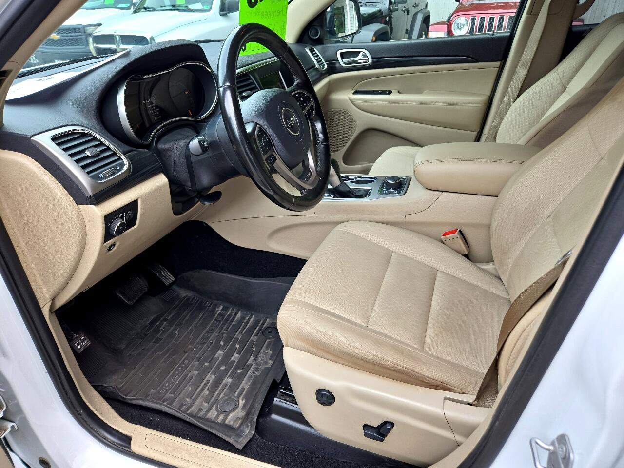 Used 2020 Jeep Grand Cherokee Laredo image 10