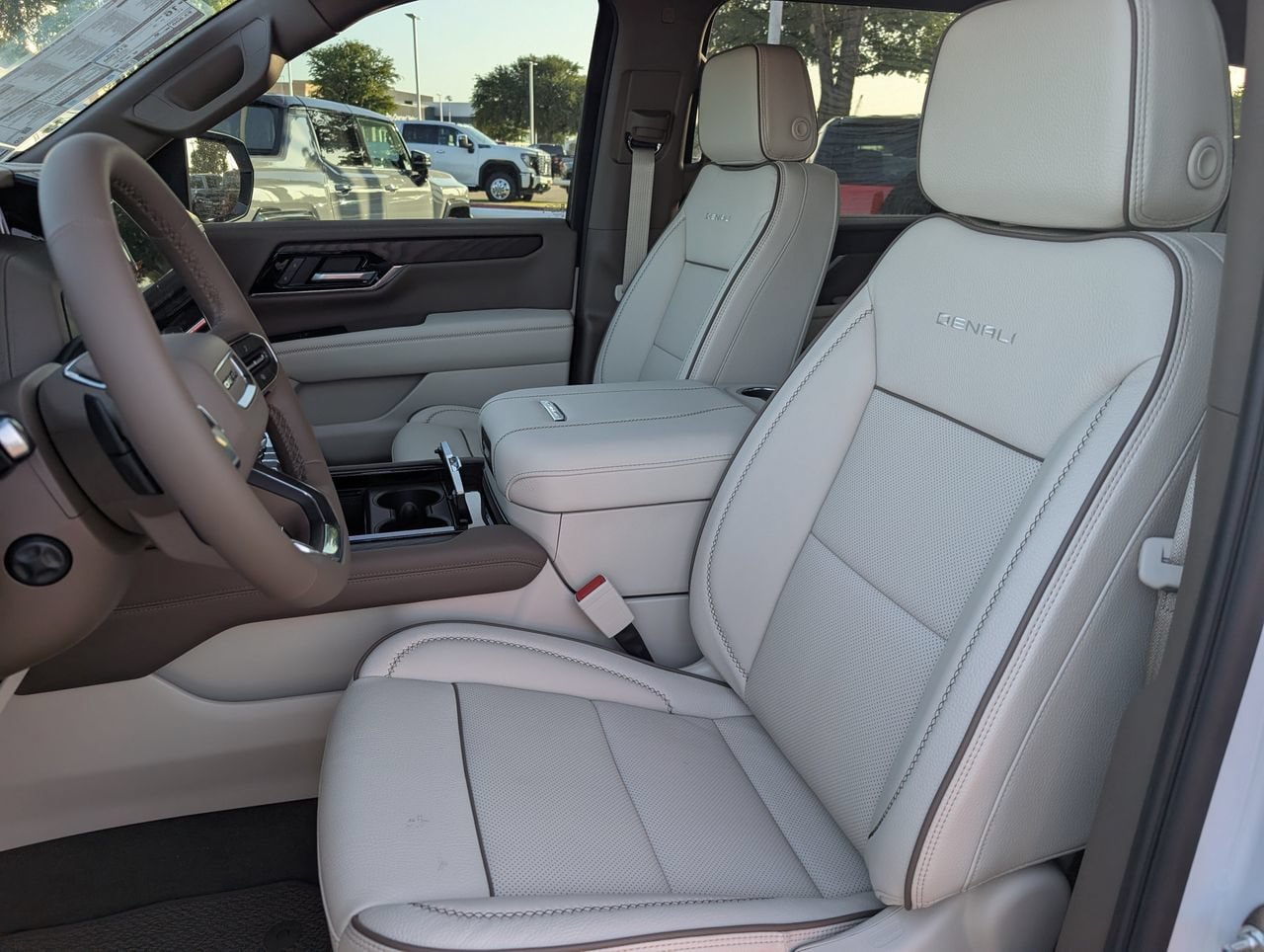 New 2026 GMC Yukon XL Denali w/ Sun & Power Step Package AWD/4WD image 18