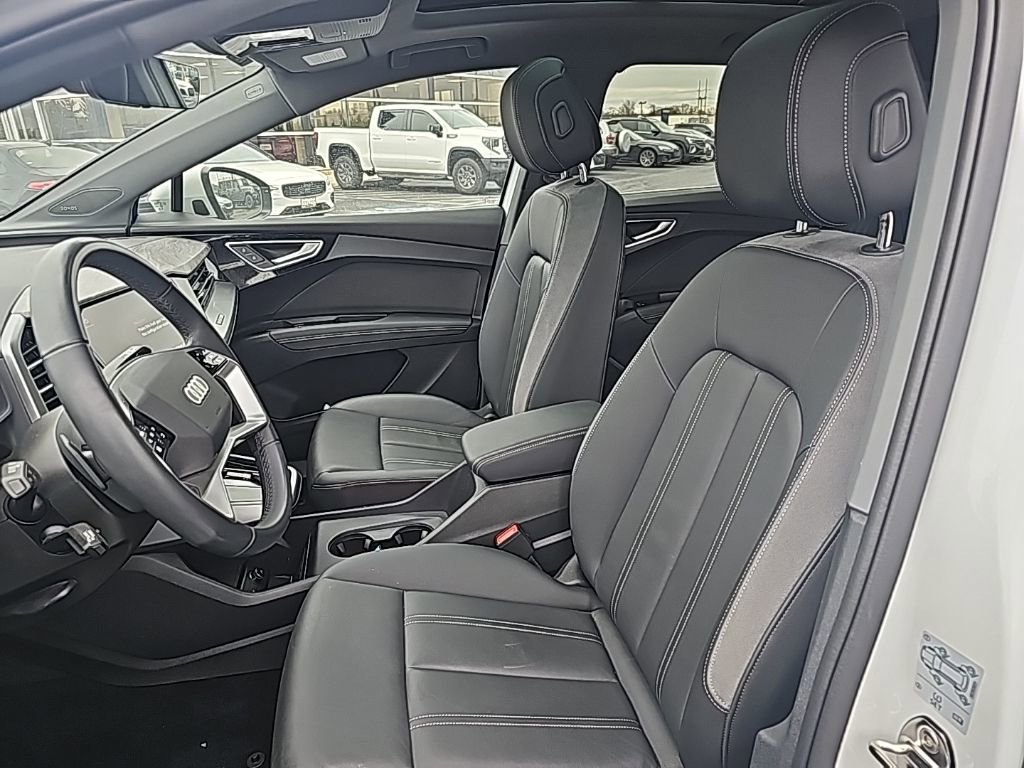 Certified 2024 Audi Q4 e-tron Prestige image 3