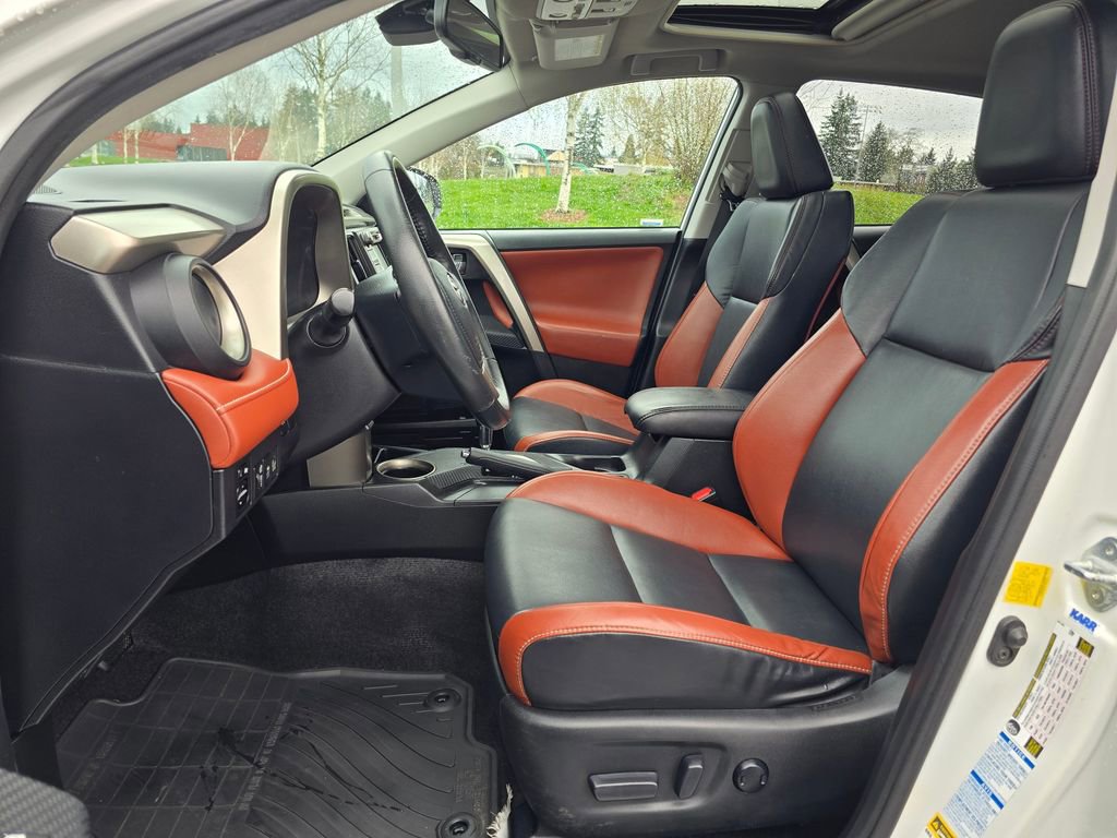 Used 2015 Toyota RAV4 Limited w/ Technology Package image 11