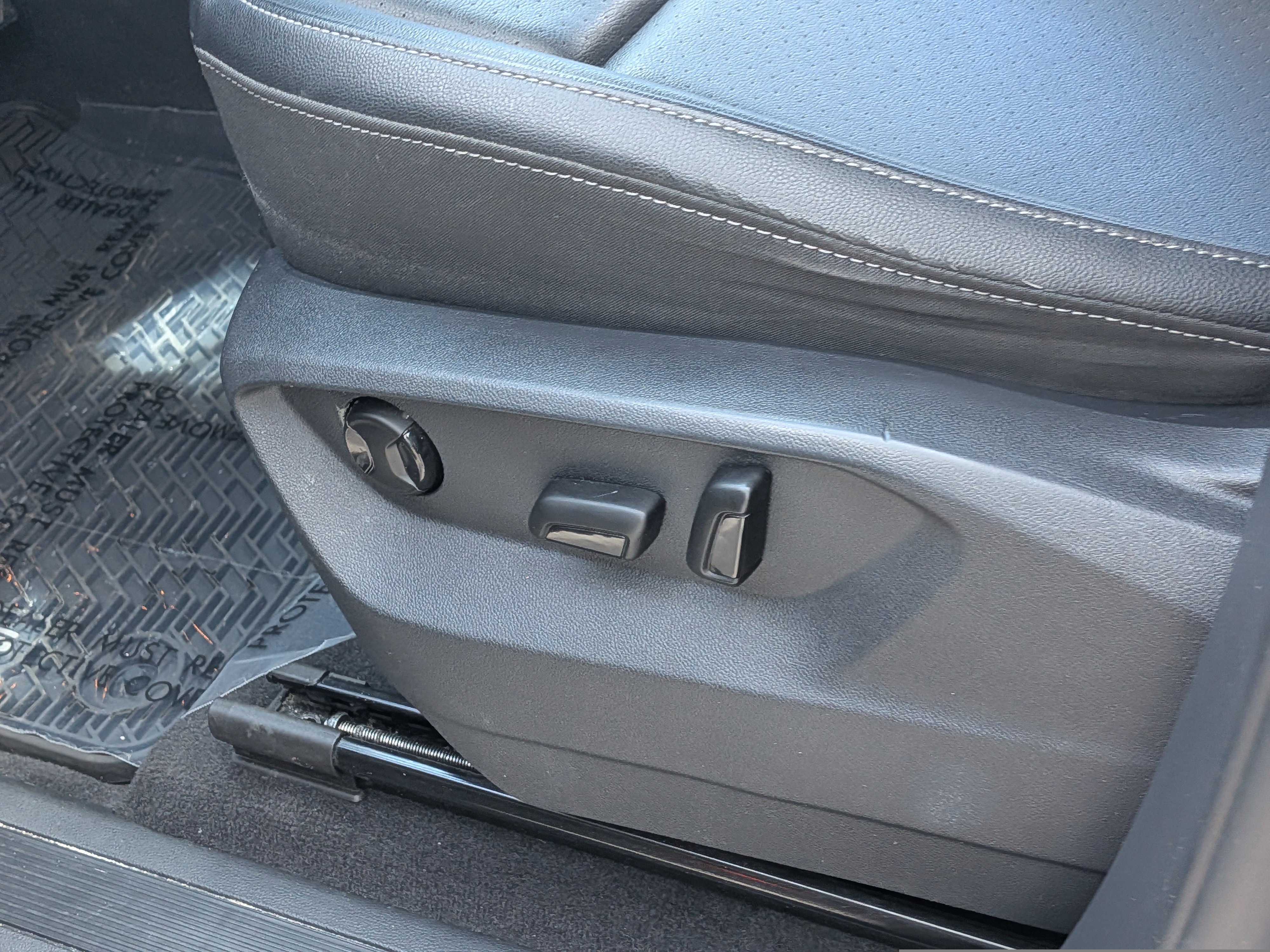 Used 2019 Volkswagen Atlas SE w/ Panoramic Sunroof Package FWD image 22