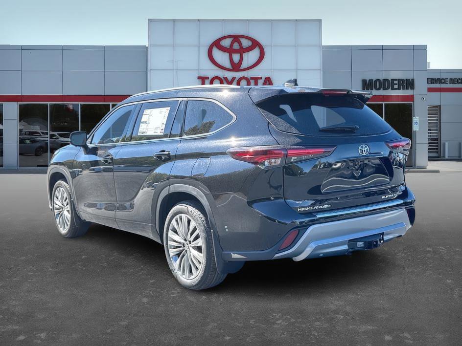 New 2026 Toyota Highlander Platinum image 4