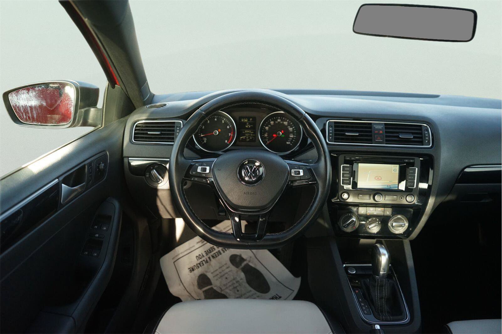 Used 2015 Volkswagen Jetta Sport FWD image 21