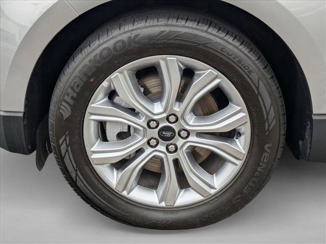 Used 2024 Ford Edge Titanium image 20