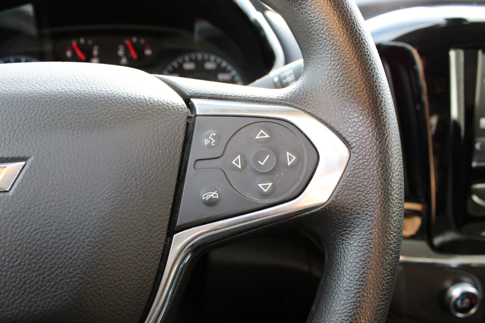 Used 2018 Chevrolet Traverse LS w/ LPO, Cargo Package image 27