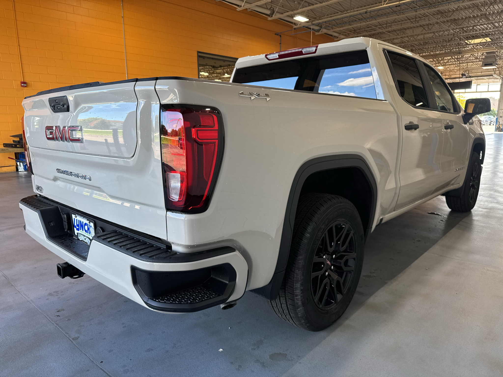 New 2026 GMC Sierra 1500 Pro w/ Graphite Edition AWD/4WD image 5