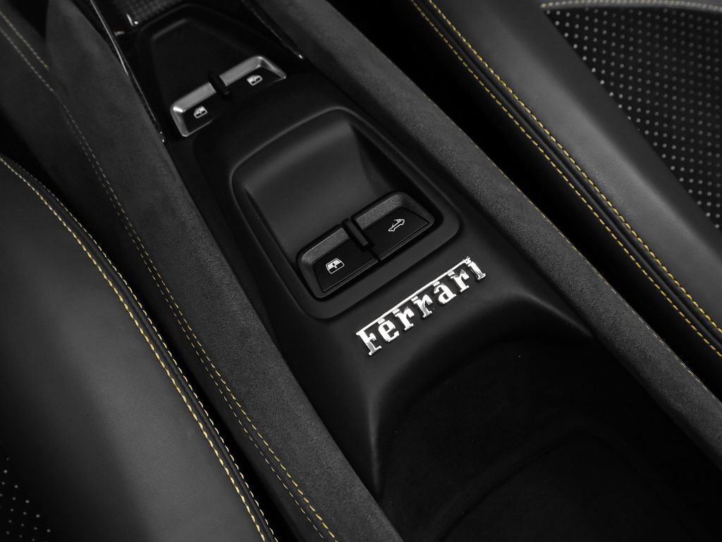 Certified 2022 Ferrari F8 Tributo RWD image 72