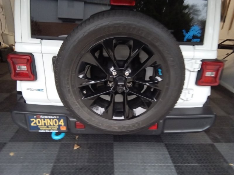 Used 2022 Jeep Wrangler Unlimited Sahara w/ Cold Weather Group image 13