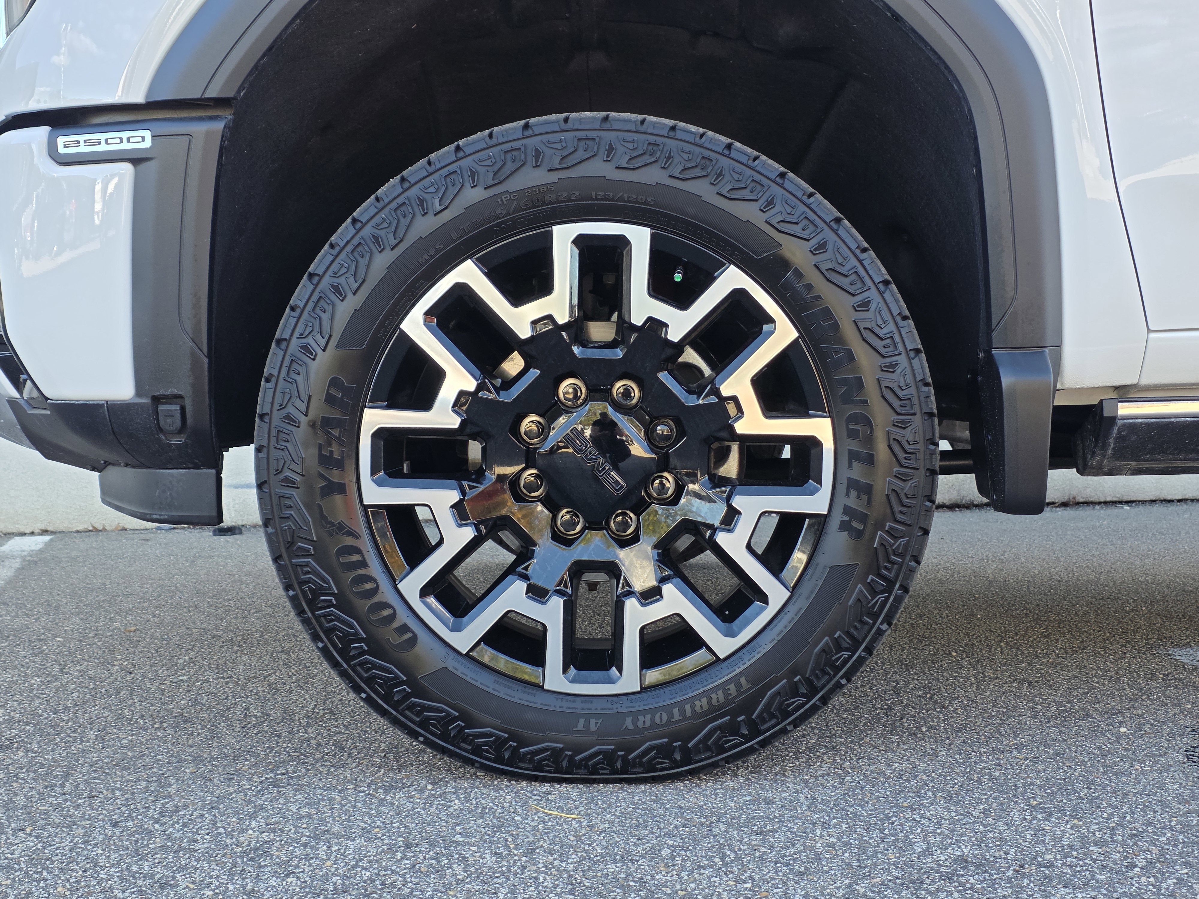 Used 2025 GMC Sierra 2500 Denali w/ Denali Reserve Package image 47